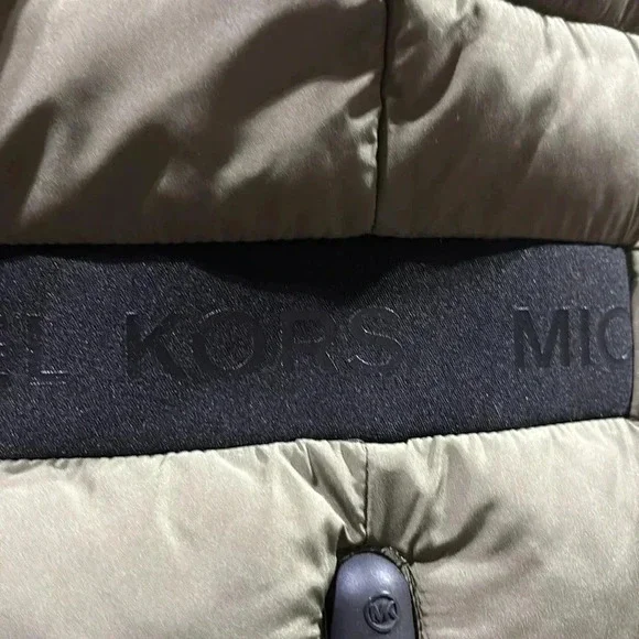 Michael Kors Down alternative hooded puffer parka coat,ultralight,zipper,logo